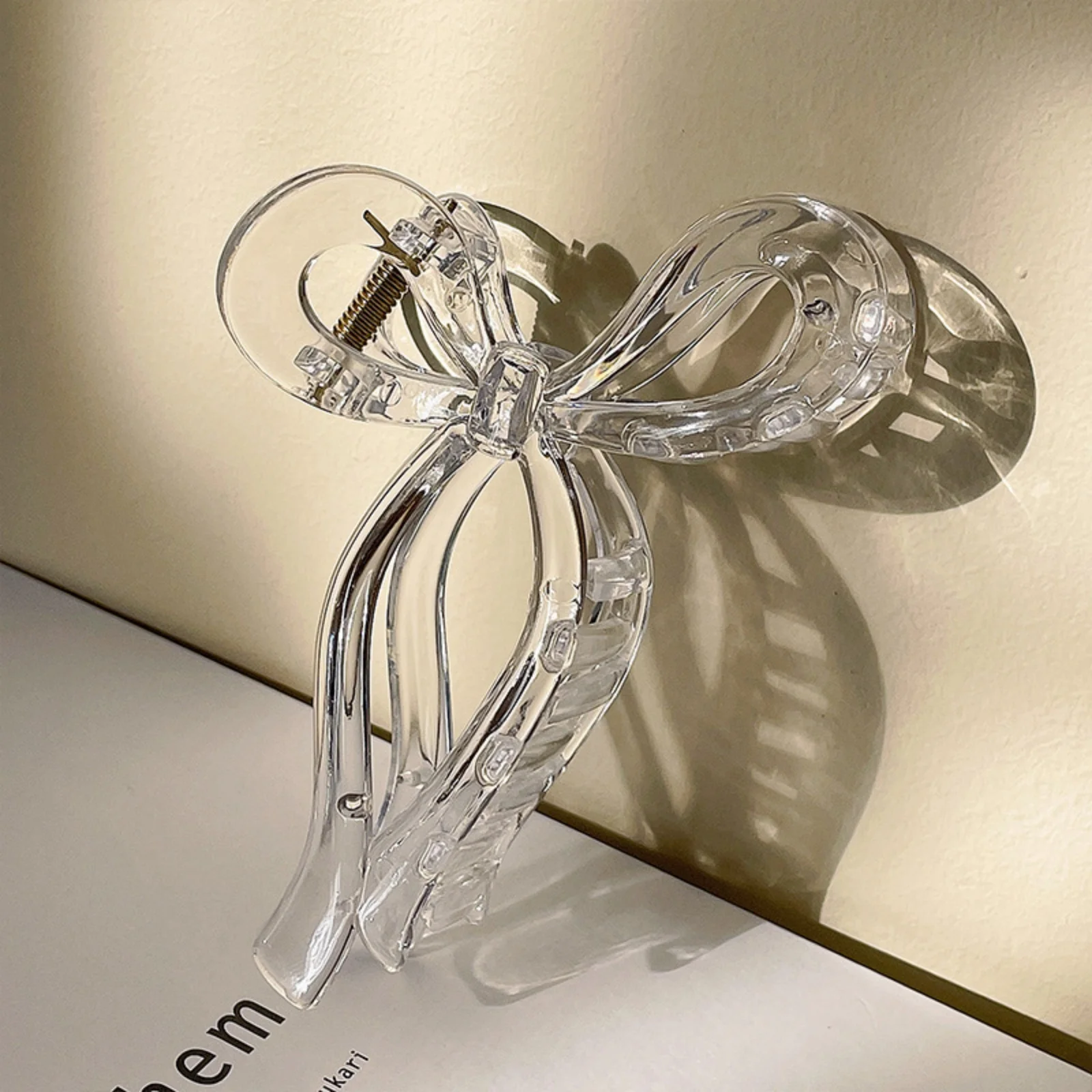 1PC　Bow - Shaped Hair Claws for Women, Minimalist Transparent Acrylic Clutches, Fashionable Hair Accessories for Elegant Updos