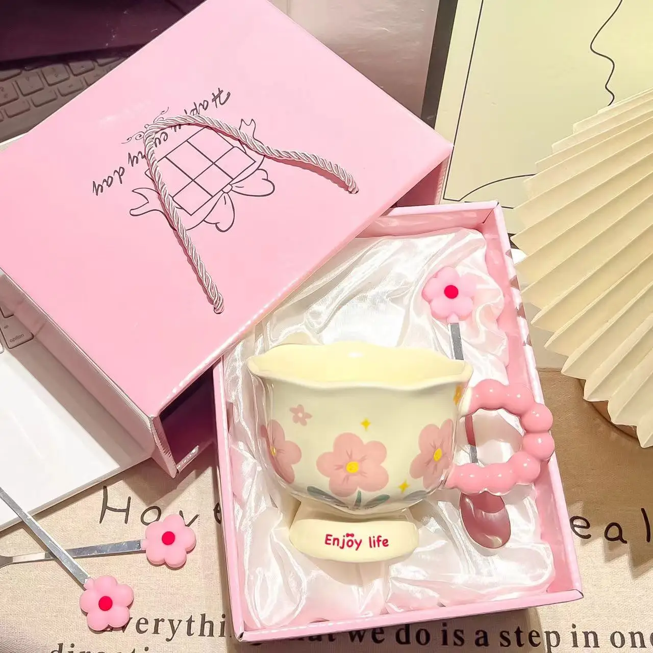 Flower Design Ceramic Coffee Mug with Spoon - أكوا...