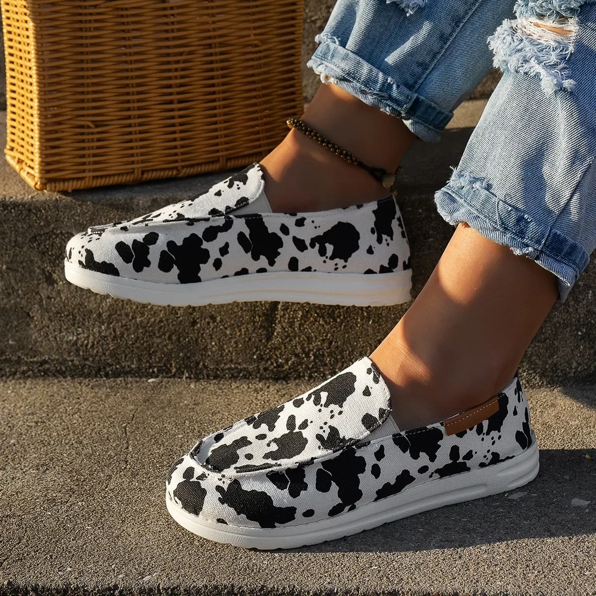 

Leopard Print Half-slipper Print Casual Slip-on Shoes Retro Light and Comfortable Walking Vulcanized Shoes Women Large Size