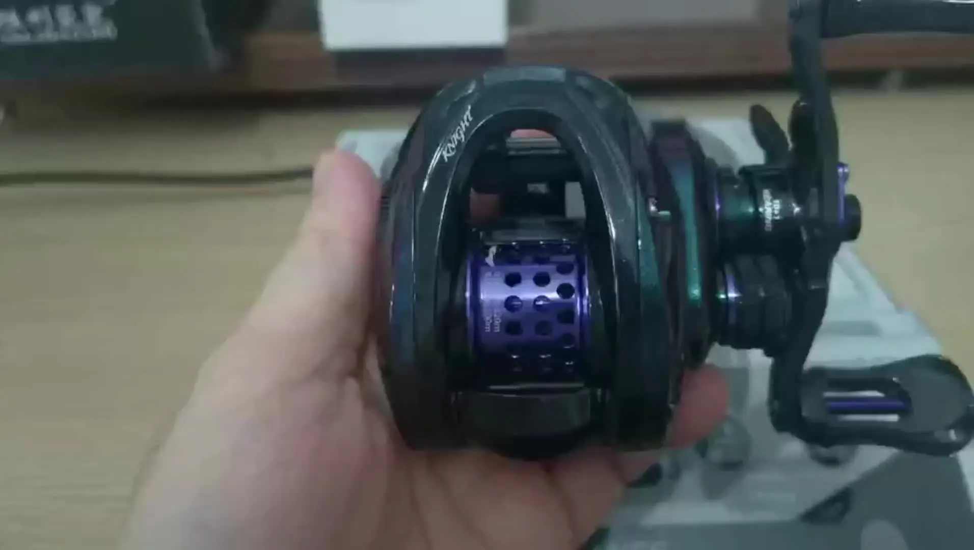 スズキ用超軽量スピニングフィッシングリール,最大135gの