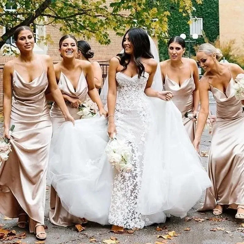 

Champagne Sequined Bridesmaid Dresses Spaghetti Straps Sheath Ruched Sleeveless Cheap Plus Size Maid of Honor Gowns Floor Length