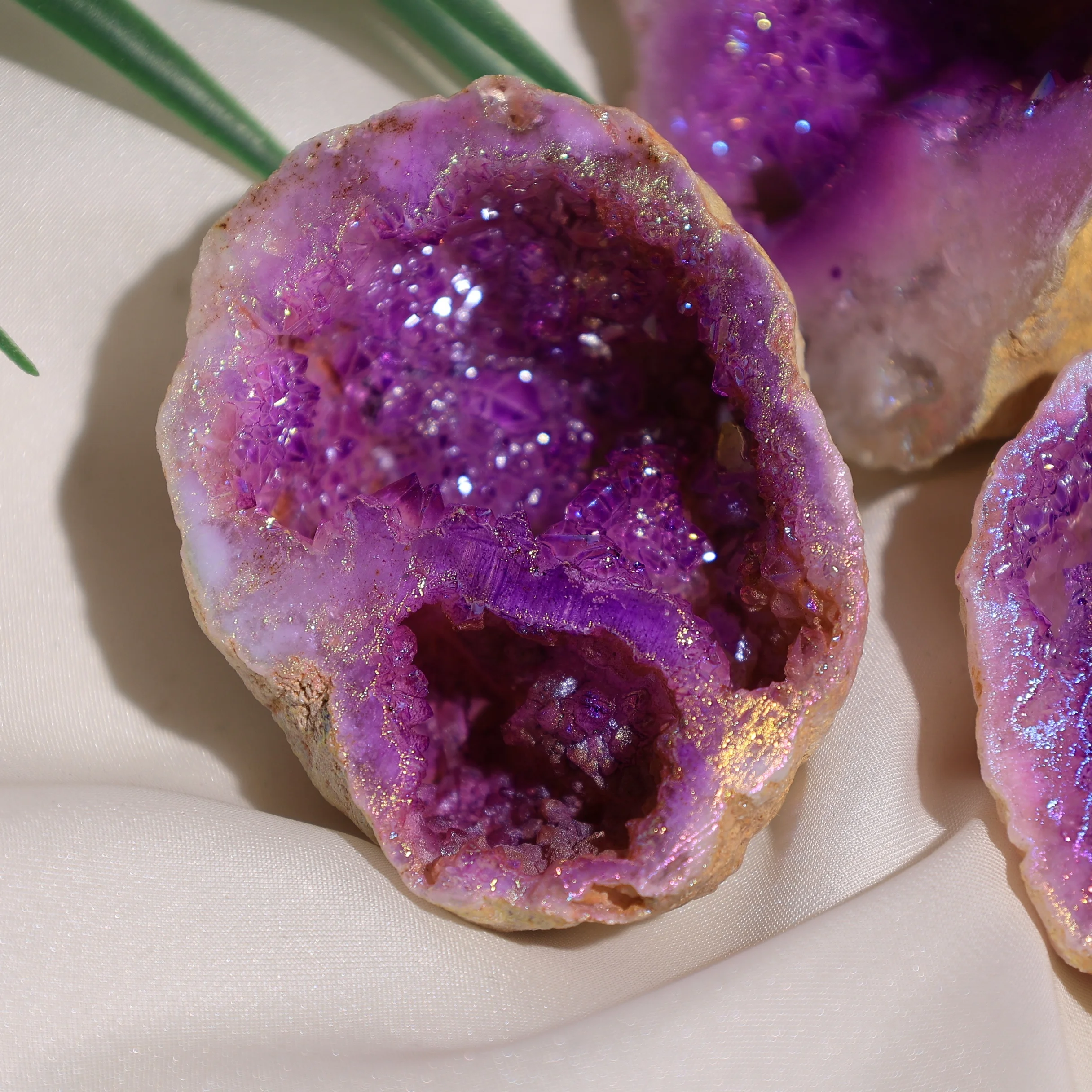 Aura Purple Geode Quartz Crystal Cluster  Natural Electroplated  Angel Aura CrystalHola Brand Jade and Natural Stone Decoration 5