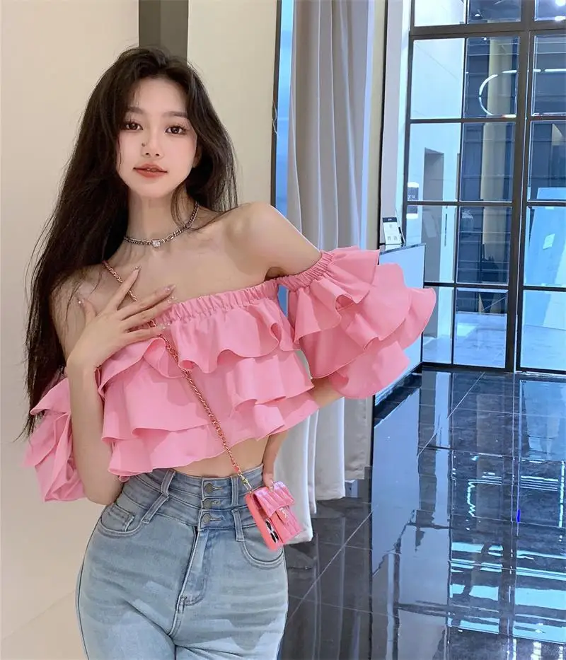 Blusa coreana con hombros descubiertos para mujer, blusa corta con volantes apilados, camisa de diseñador de verano de manga corta de gasa sexy, nueva