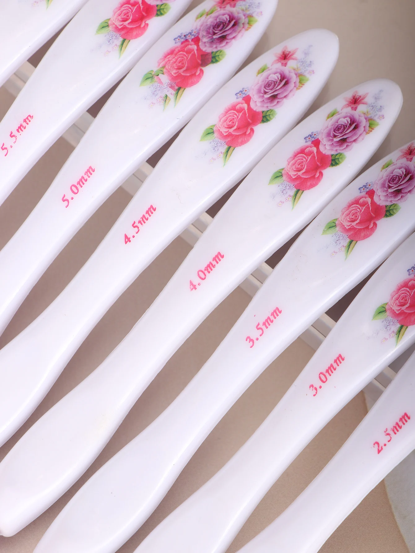 알루미늄 크로셰 후크 뜨개질 바늘, 멀티 컬러 소프트 플라스틱 그립 핸들, 직조 원사 공예 후크 세트, DIY 1.0mm-6.0mm, 8 개