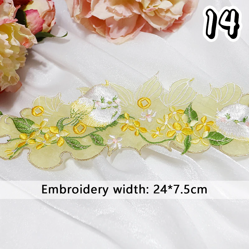 1pc Cute Strawberry Bunny Embroidered Patch Osmanthus Fragrans Strawberry Pattern Embroidery Applique for DIY Hanfu Dress Sewing
