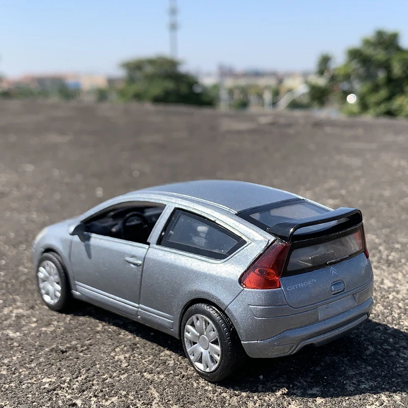1:32 Citroen C4 SUV Alloy Car Model Diecasts Metal Vehicles Car Model High Simulation Collection Childrens Toys Gifts Decoration 2
