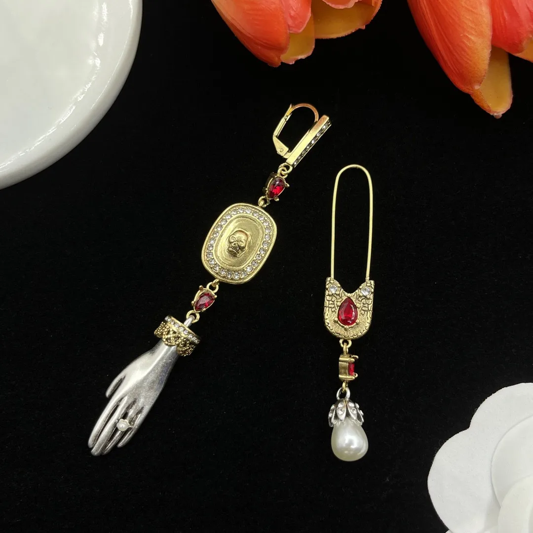 

European and American fashion retro clip shaped Zircon studded Pearl Earrings