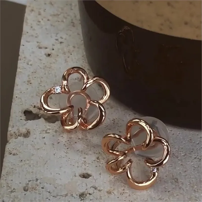 Delicate Hollow out Flower Zircon Clip on Earrings for Women Korean Sweet Ins No Ear Hole Ear Cuff Jewelry Accessories