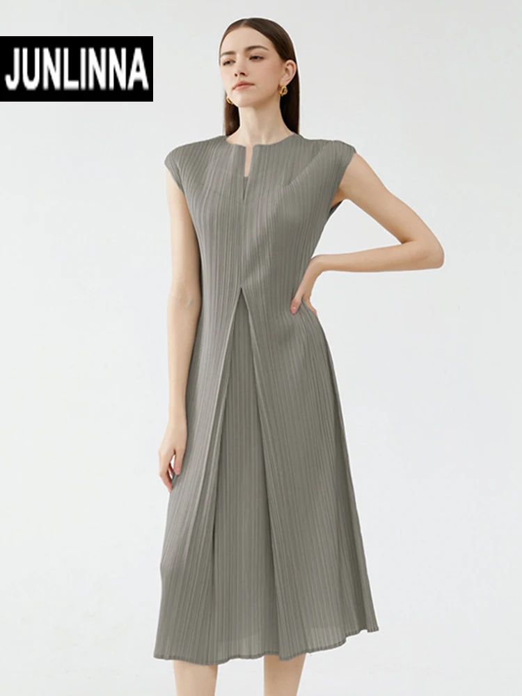 

JUNLINNA High Quality Pleated Materials Women Dress Summer Fashion V Neck Sleeveless Free Size Pure Colour Casual Vestidos