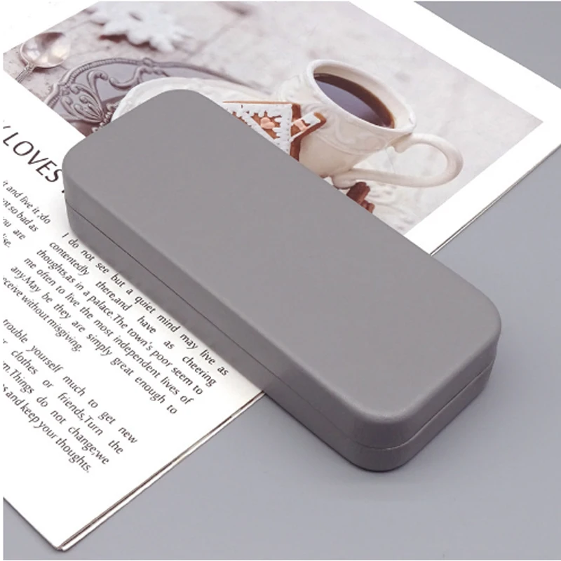 1pc Velvet Leather Glasses Case Shell Eyeglass Case Portable Retro Myopia Sunglasses Storage Box for Men Women Eyewear Holders