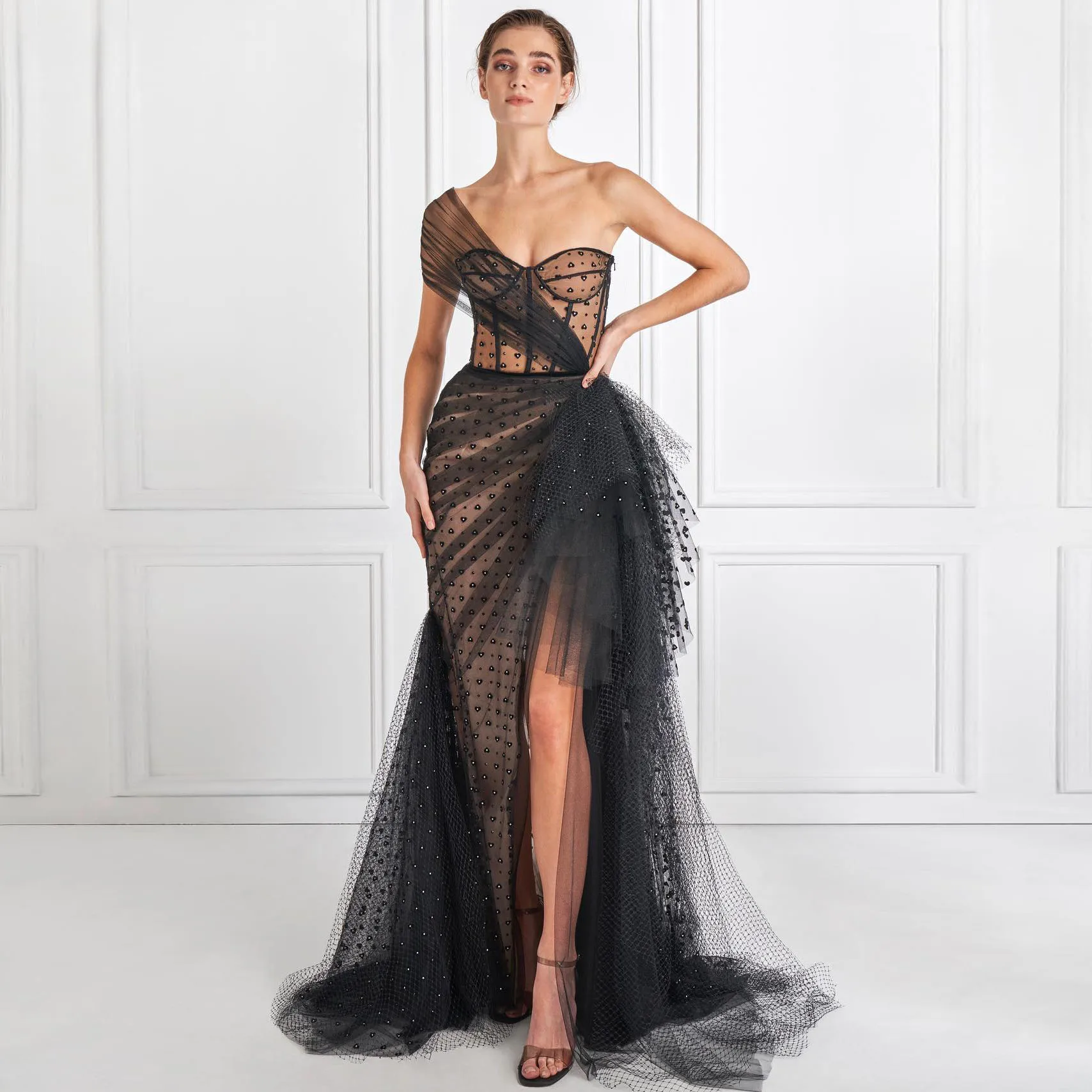 

Black One Shoulder Split Long Maxi Gowns To Party Dot Net Nude Lining Formal Party Dress Corset Top Side Ruffles Prom Gowns
