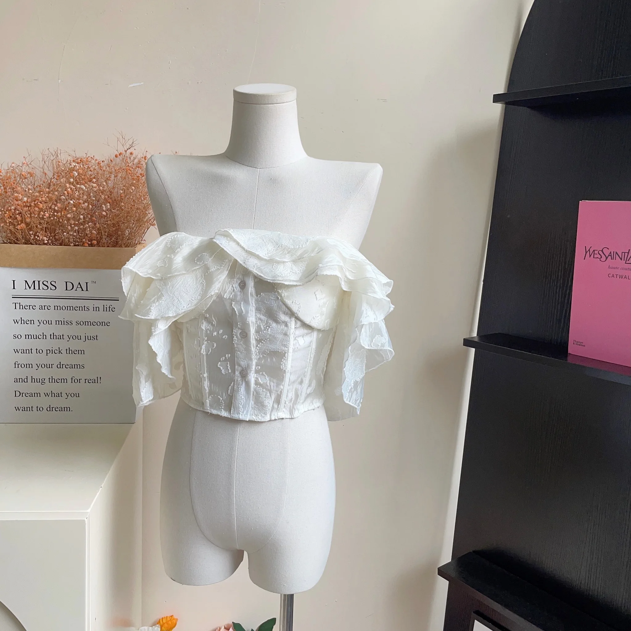 

Summer Shirt for Women's French Three-dimensional Cut Slim Embroidered Ruffle Shoulder Fishbone Top