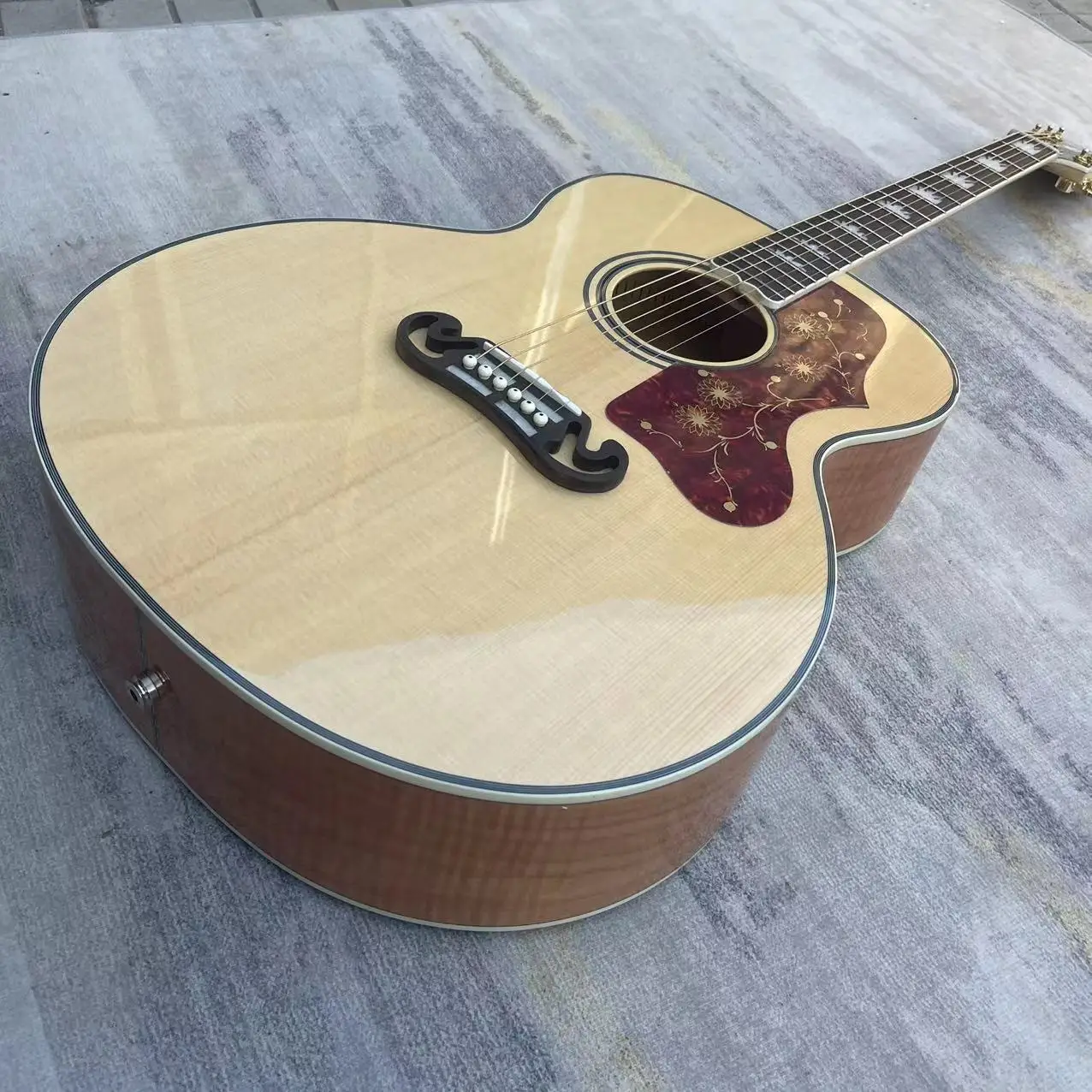 

Sj200,43 inch large box, decent single, folk wooden guitar, real factory pictures, can be modified and customized, free of freig