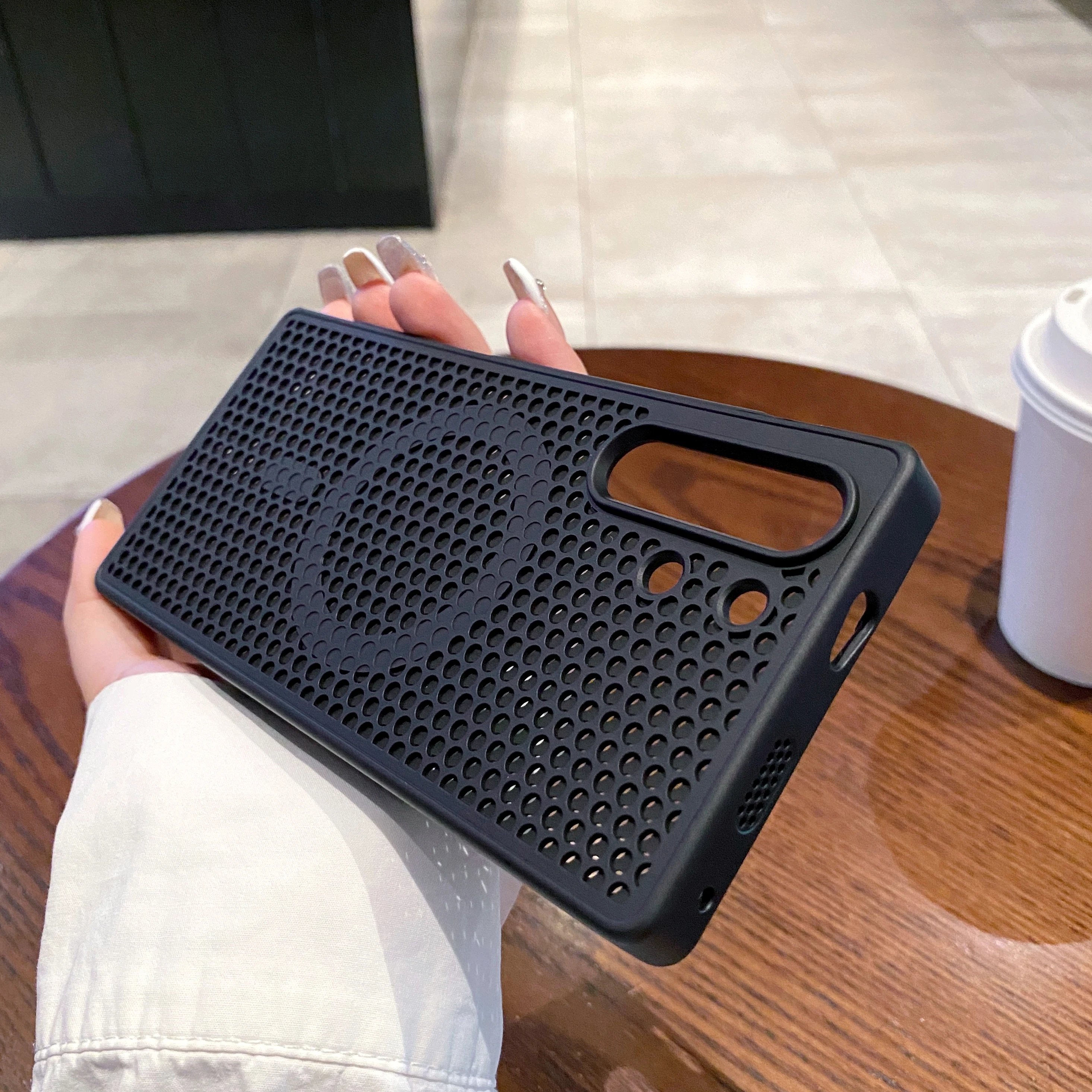 Honeycomb Heat Dissipation Breathable Magnetic Back Cover Case