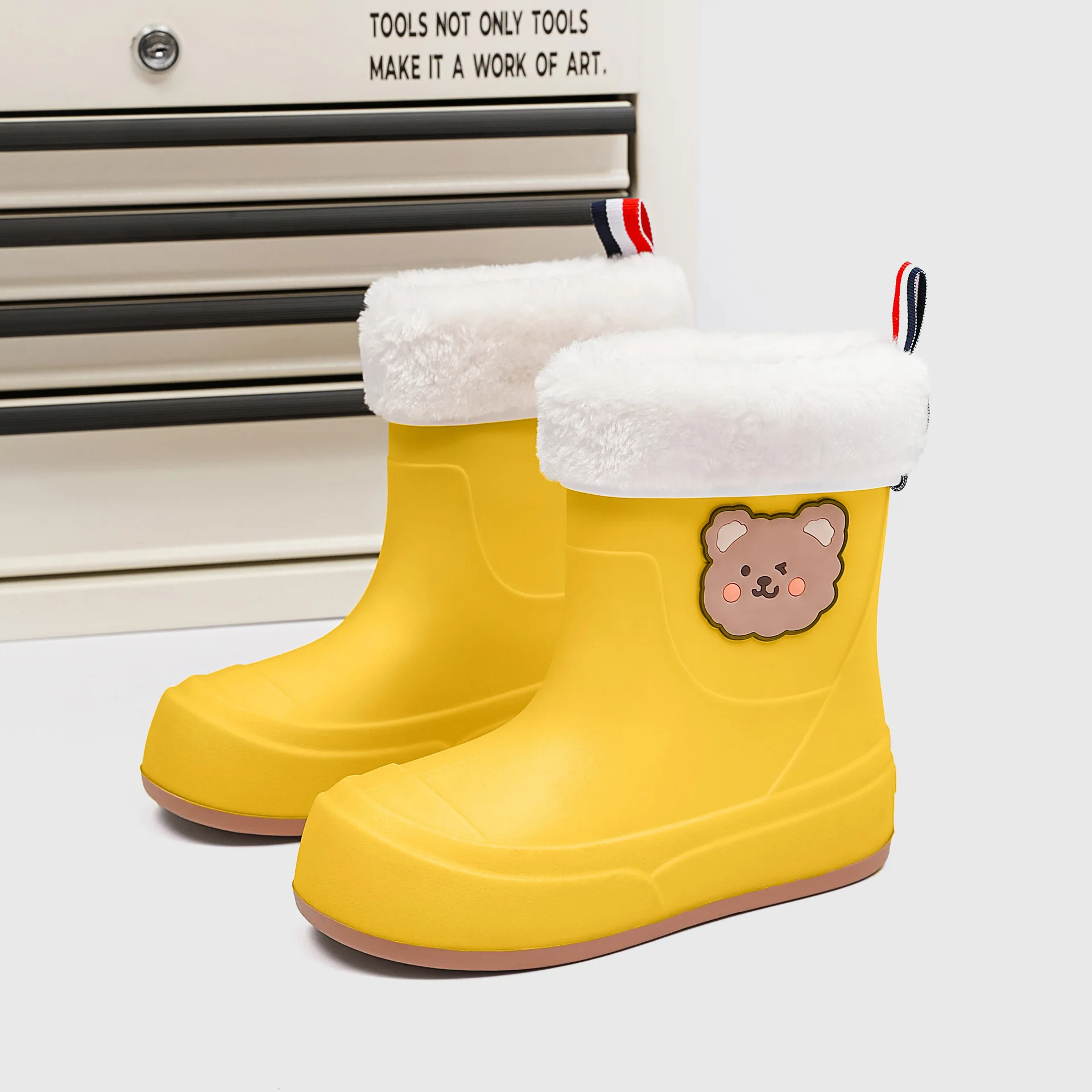 Short-tube Lightweight Rain Boots Fashionable Women's Warm Waterproof Shoes Outdoor Non-slip Soft Sole Wear-resistant Rain Boots