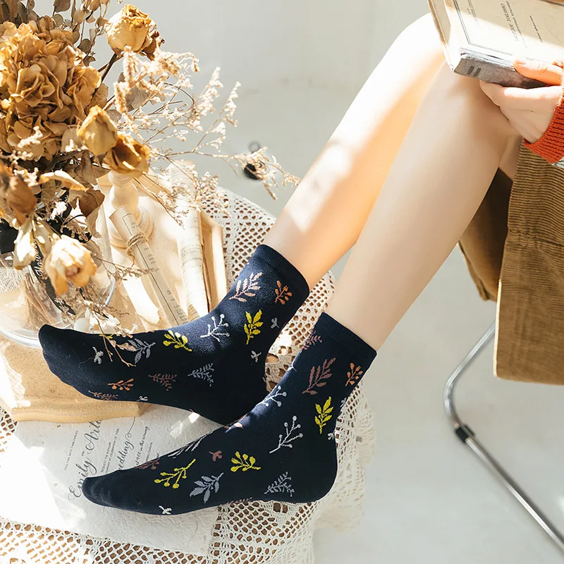 

Navy Ethnic Vintage Crew Socks Elastic Cotton Knitting Women Socks Japanese Styles Sweet Girls Kawaii Socks Women Fashion Prints