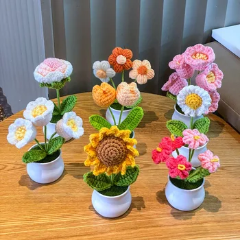 Mini fiore in vaso intrecciato a mano fai-da-te rosa desktop da ufficio piante ornamentali in vaso filo di lana prodotto finito decorazione della casa 1