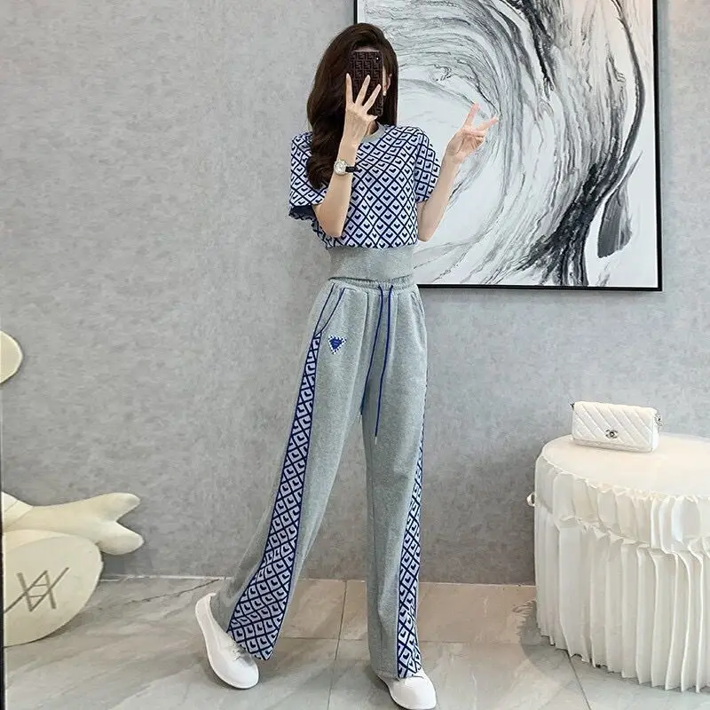 Sports and Leisure Two-piece Set for Women's Summer Short Sleeved 2024 New Korean Version with a Trendy and Stylish Temperament