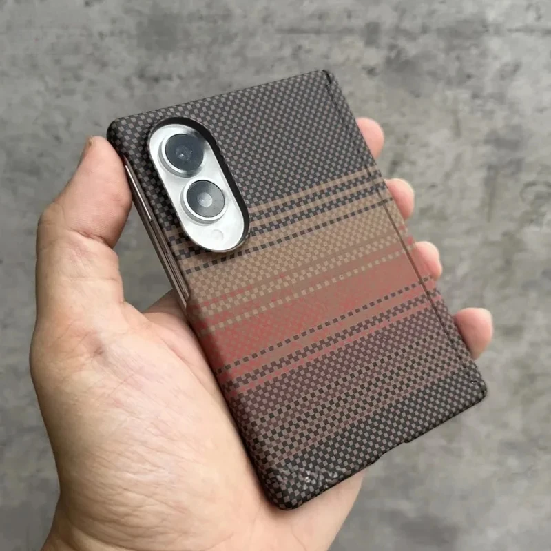 Magnetic Carbon Fiber Hinge Protection Cover with Magsafe Compatibility