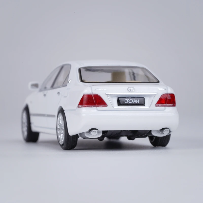 トヨタ CROWN ミニカー ブロンズ Amazon | 新型クラウンセダン ミニカー カラーサンプル