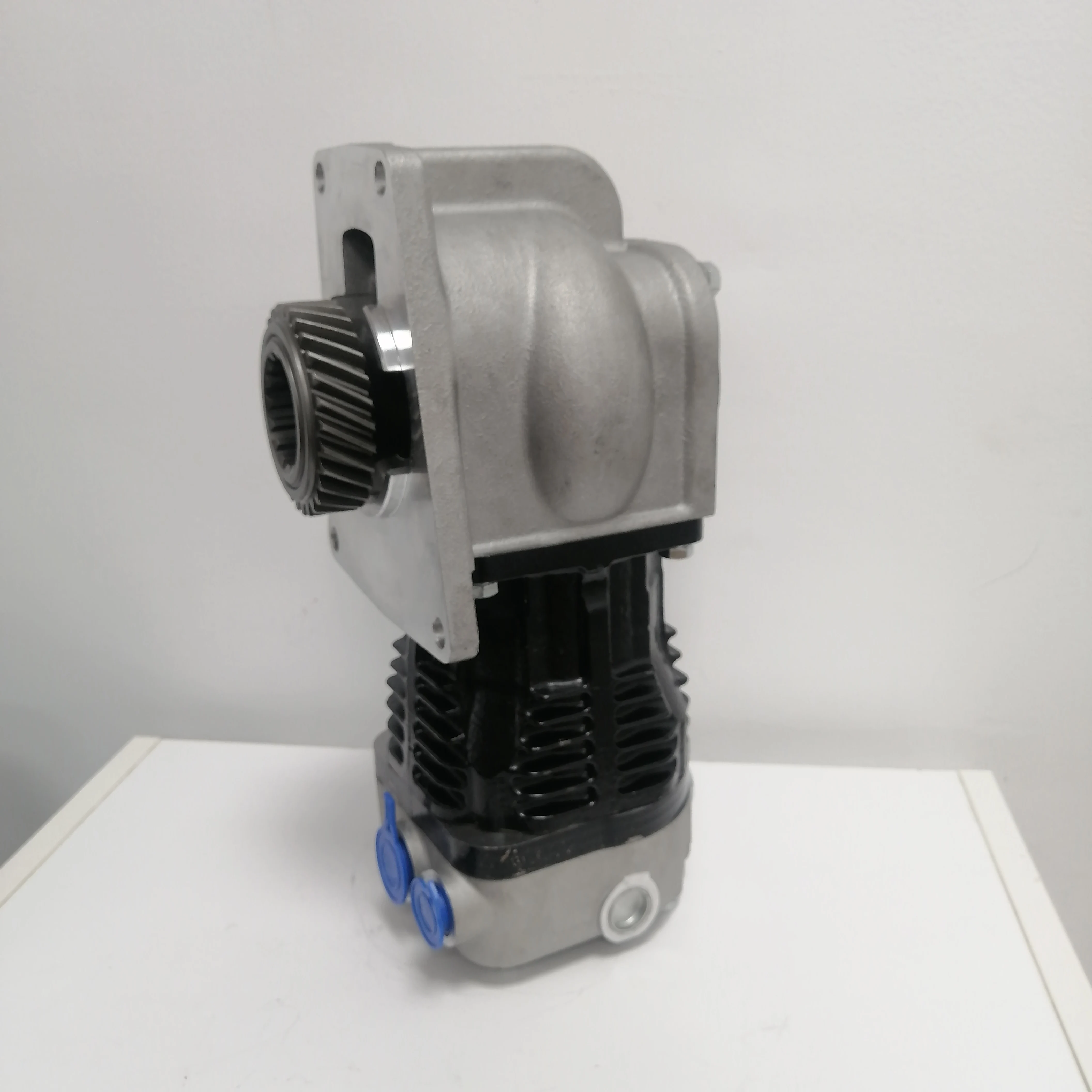 Daewoo Bus Accessories De12tis engine parts 400102-00089 65.54101-7096S Air Compressor