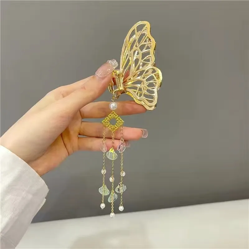 Рисунок 6 - Женская заколка для волос с бабочкой и кисточкой