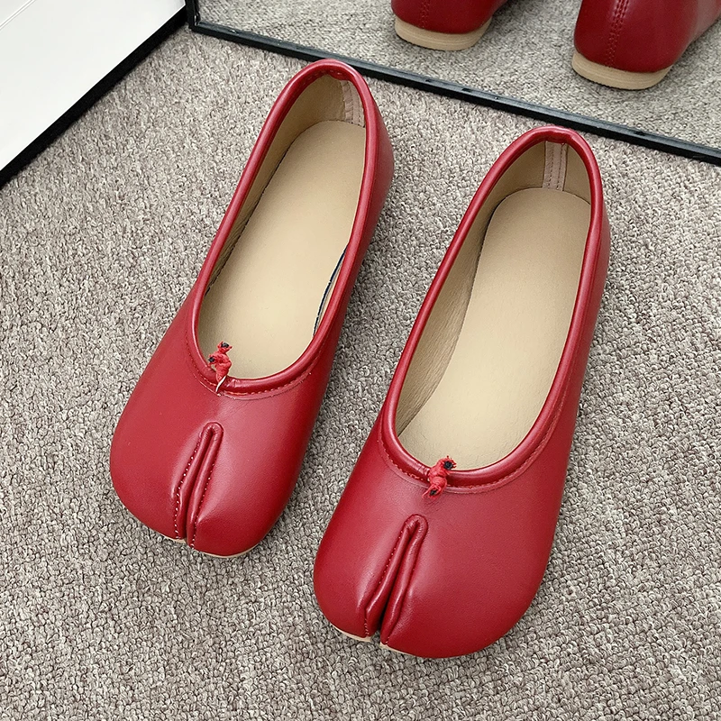 Women's Red Flat Shoes High Quality Fiber Leather Comfortable Flat Shoes Split Toe Slippers Soft Bottom Home Shoes 4