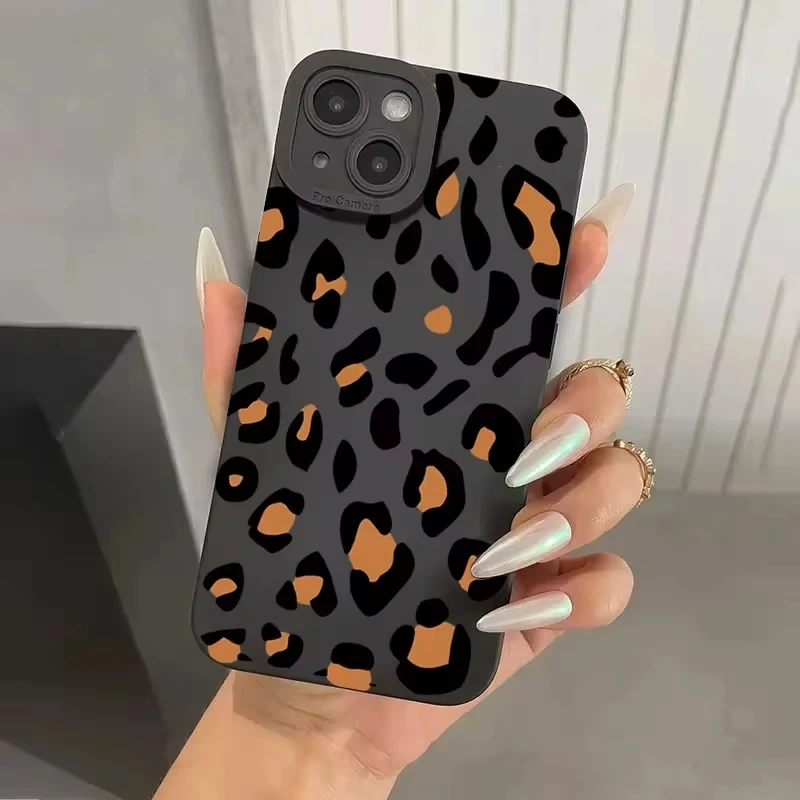 Chic Brown Leopard Pattern Phone Case - Stylish Protective Cover