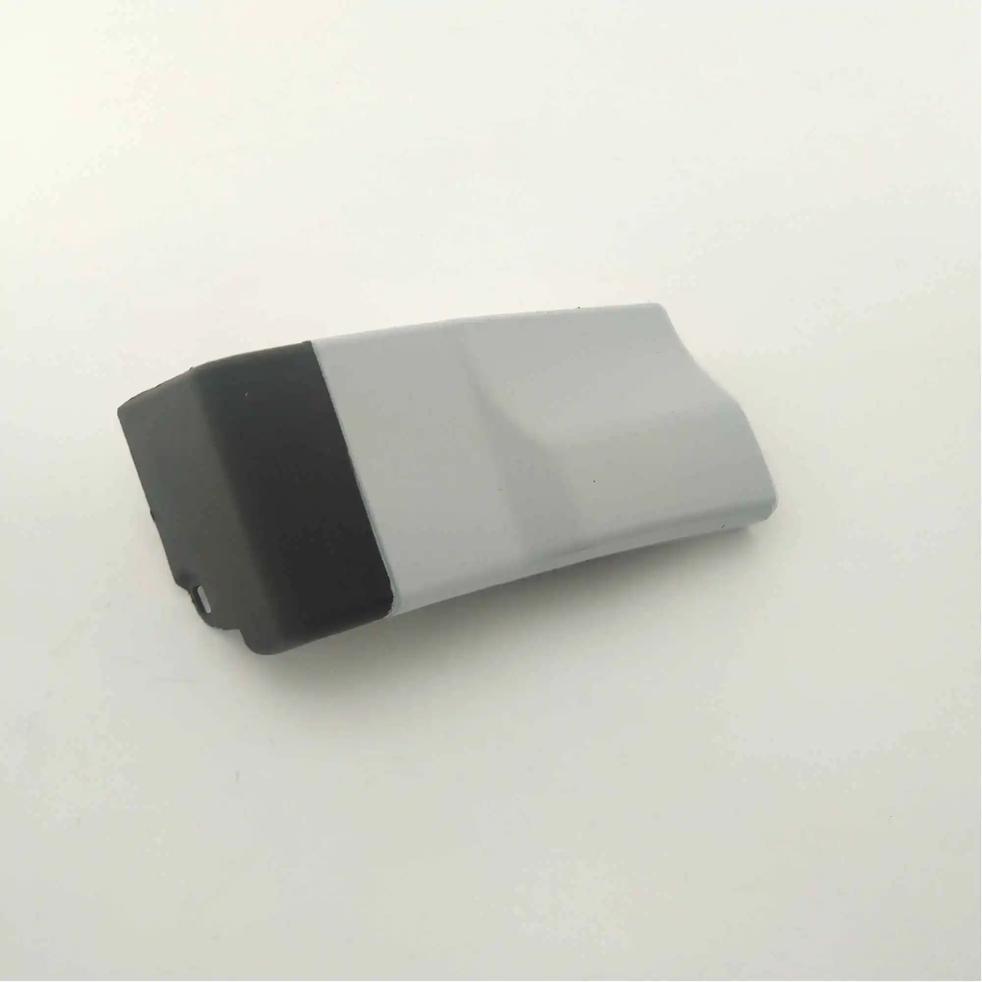 Front left and right Mudguard Molding r For LAND ROVER Freelander 2 2006 OEM：LR032376 LR009255 LR032375 LR009254