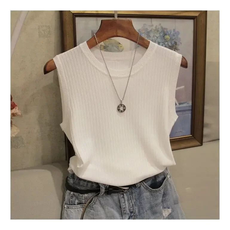Knitted Vest Image 9