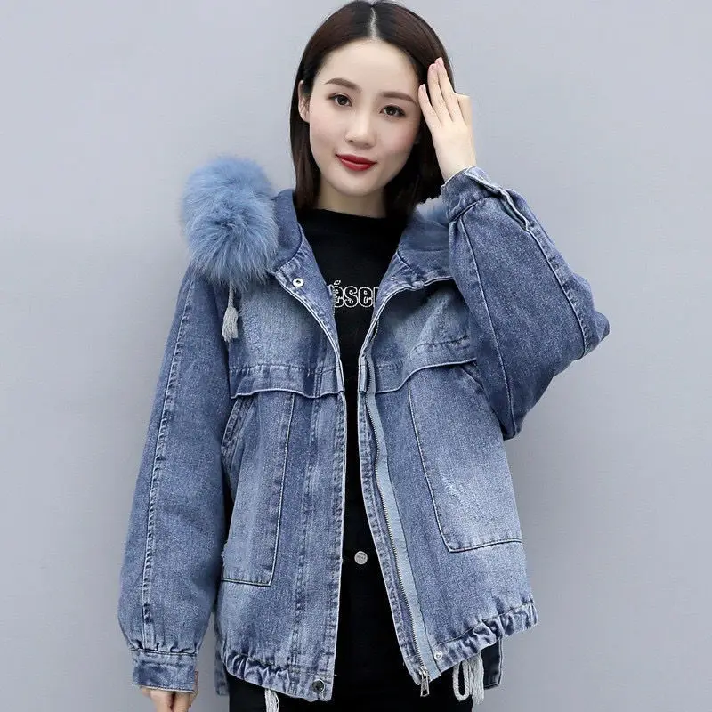 

2022 New Winter Faux Fur Fur Collar Denim Coat Plus Velvet Warm Jacket Women Coat Fashion Loose Trendy Clothing Women Jacket