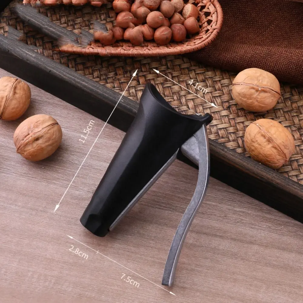 Durable Zinc Alloy Hazelnut Walnut Pliers Black Red Funnel Shape Pecan Nuts Clip Chestnut Gadgets Hazelnut Walnut