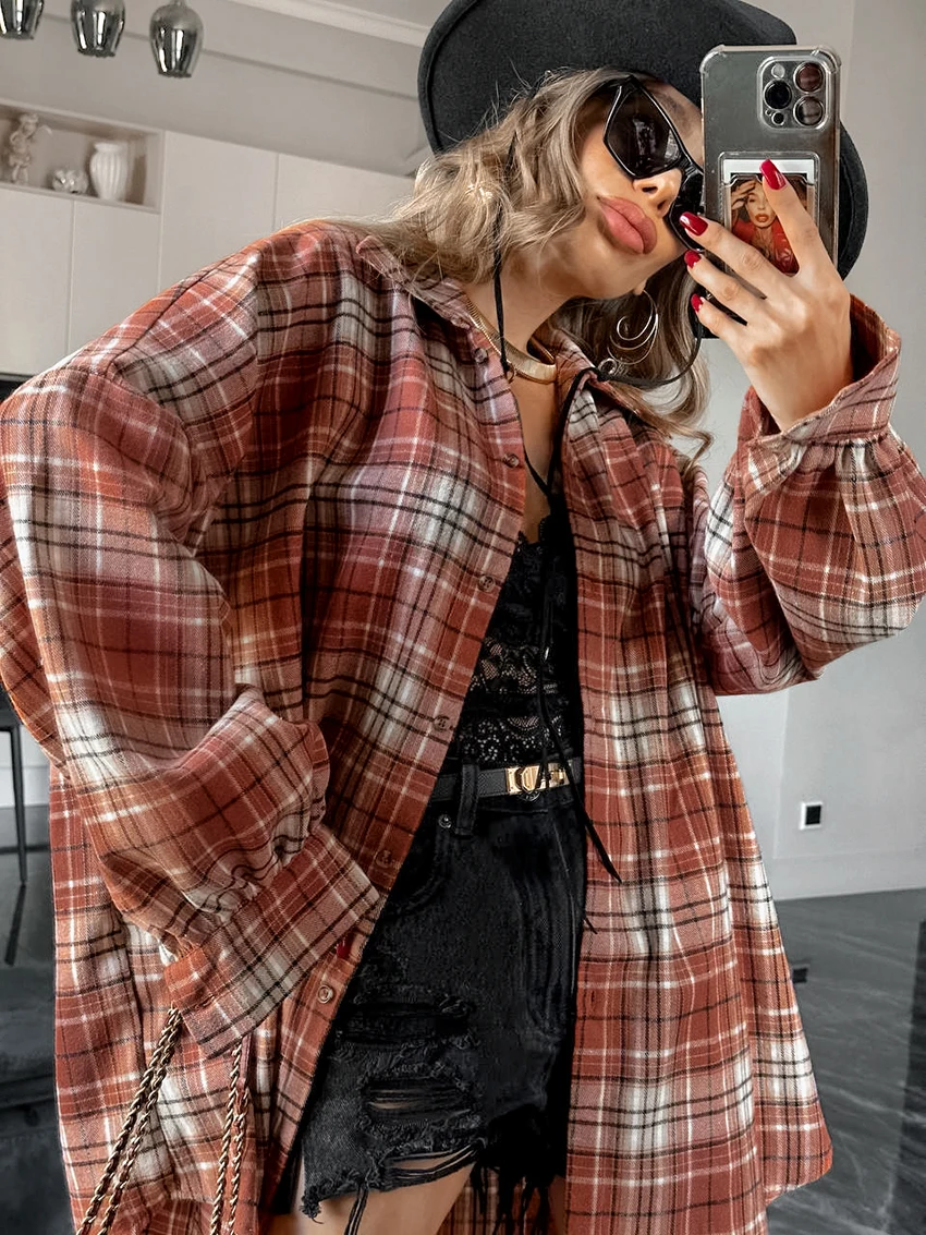 

Уличная винтажная шикарная рубашка с цветными блоками, Женская Весенняя клетчатая рубашка 2024, свободная верхняя одежда средней длины, блузка в американском стиле