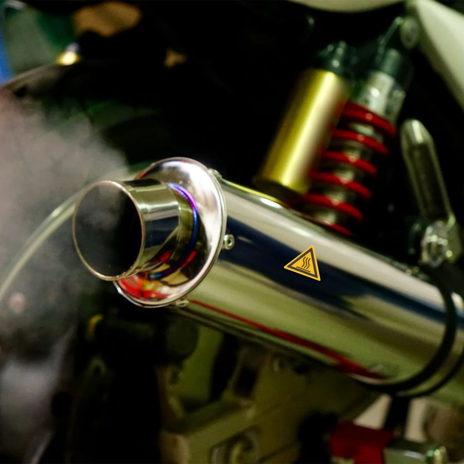 Рисунок 3 - виниловые наклейки с самоклеящейся