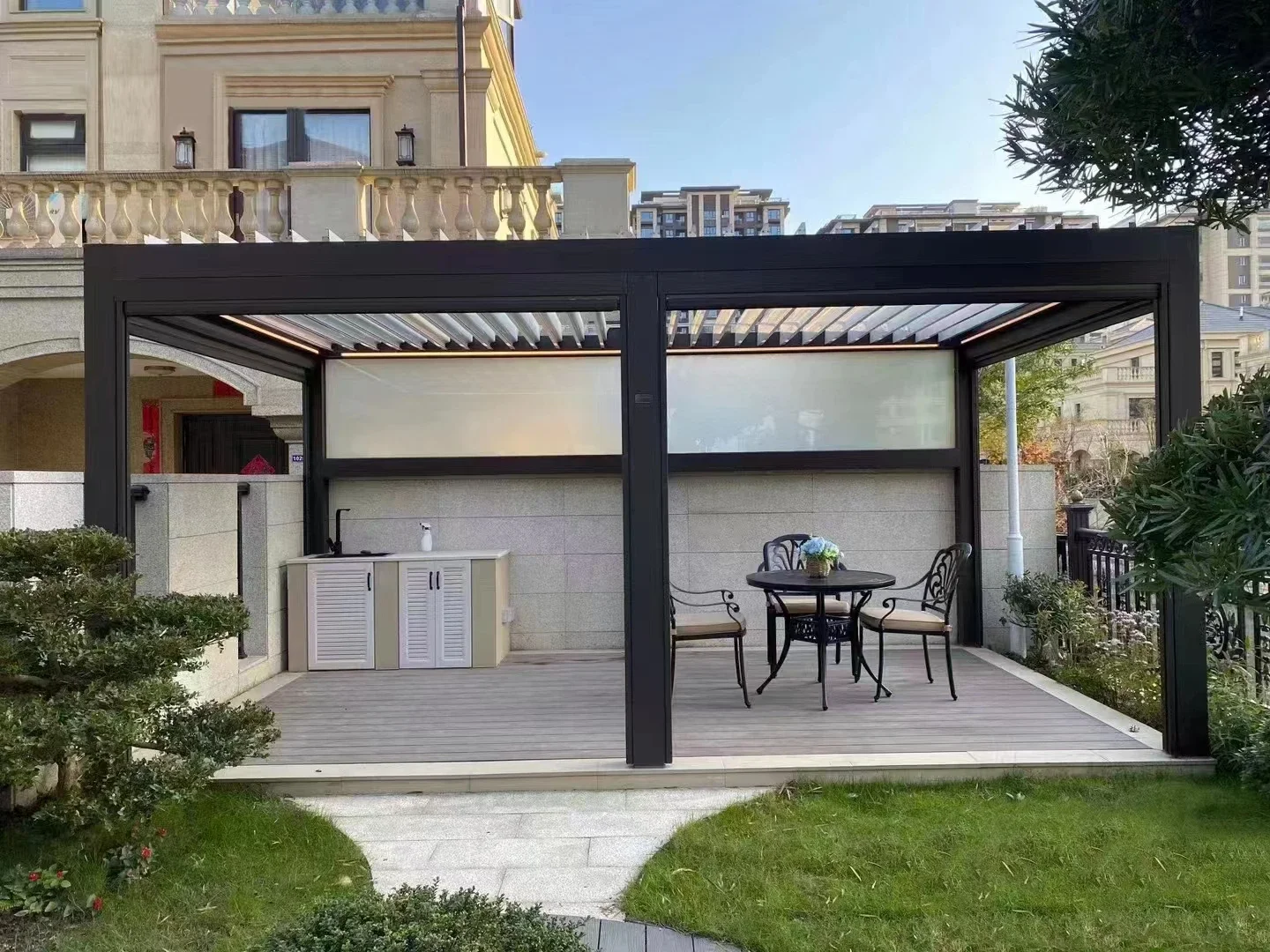 

Light Modern Bioclimatic Pergola Gazebo with Roller Blinds Outdoor Waterproof Motorized Louvered Aluminum Pergola