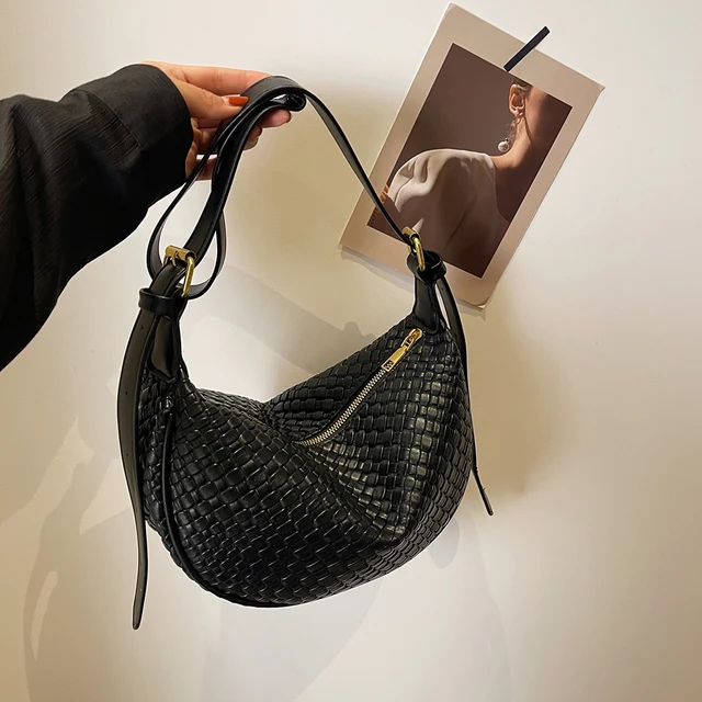 [알리익스프레스] 여성의 우아함을 완성하는: 세련된 조절식 스트랩 크로스바디 백