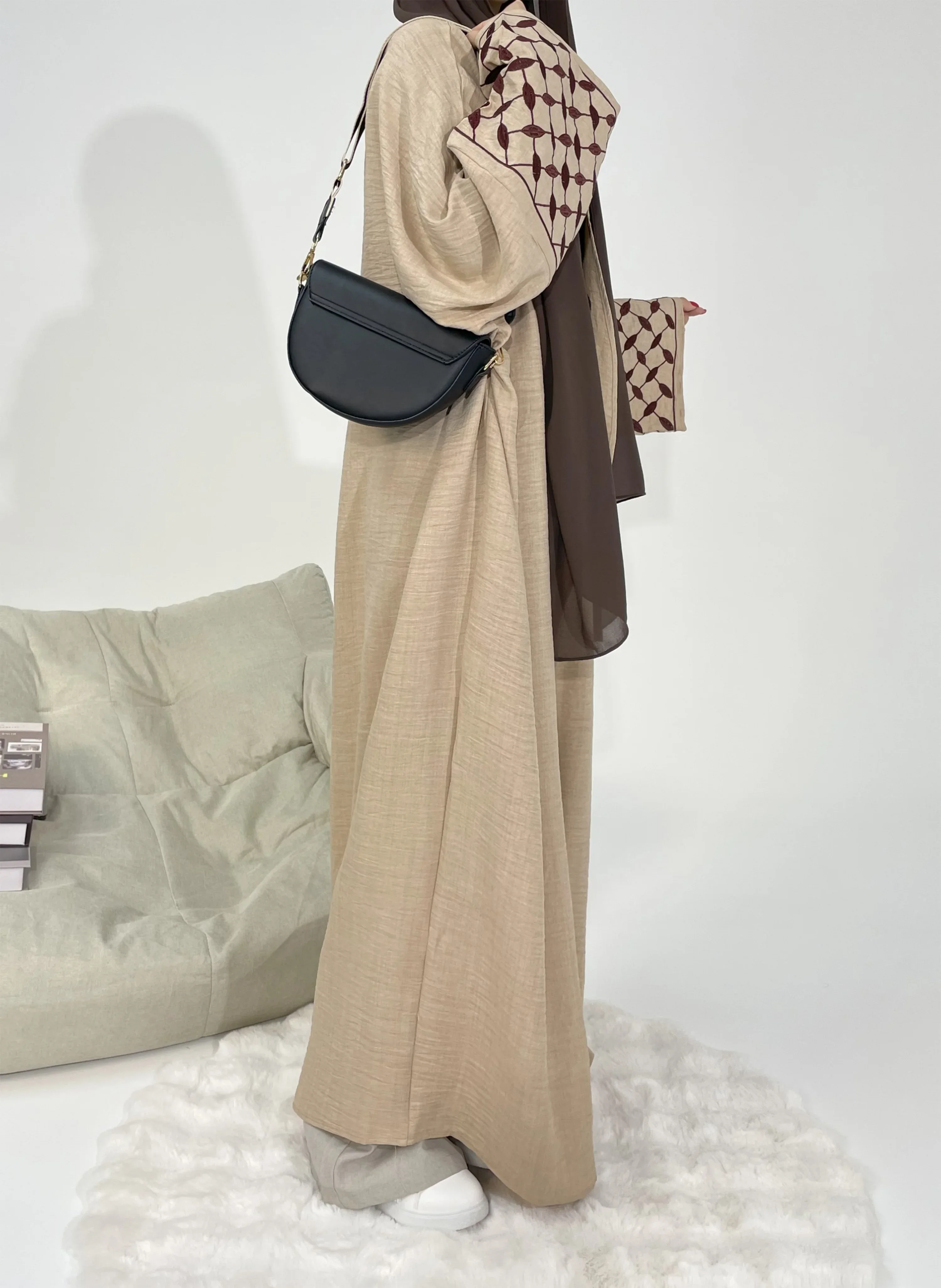 شال عباية كلاسيكي بلون سادة أنيق كاجوال ومتواضع وب...