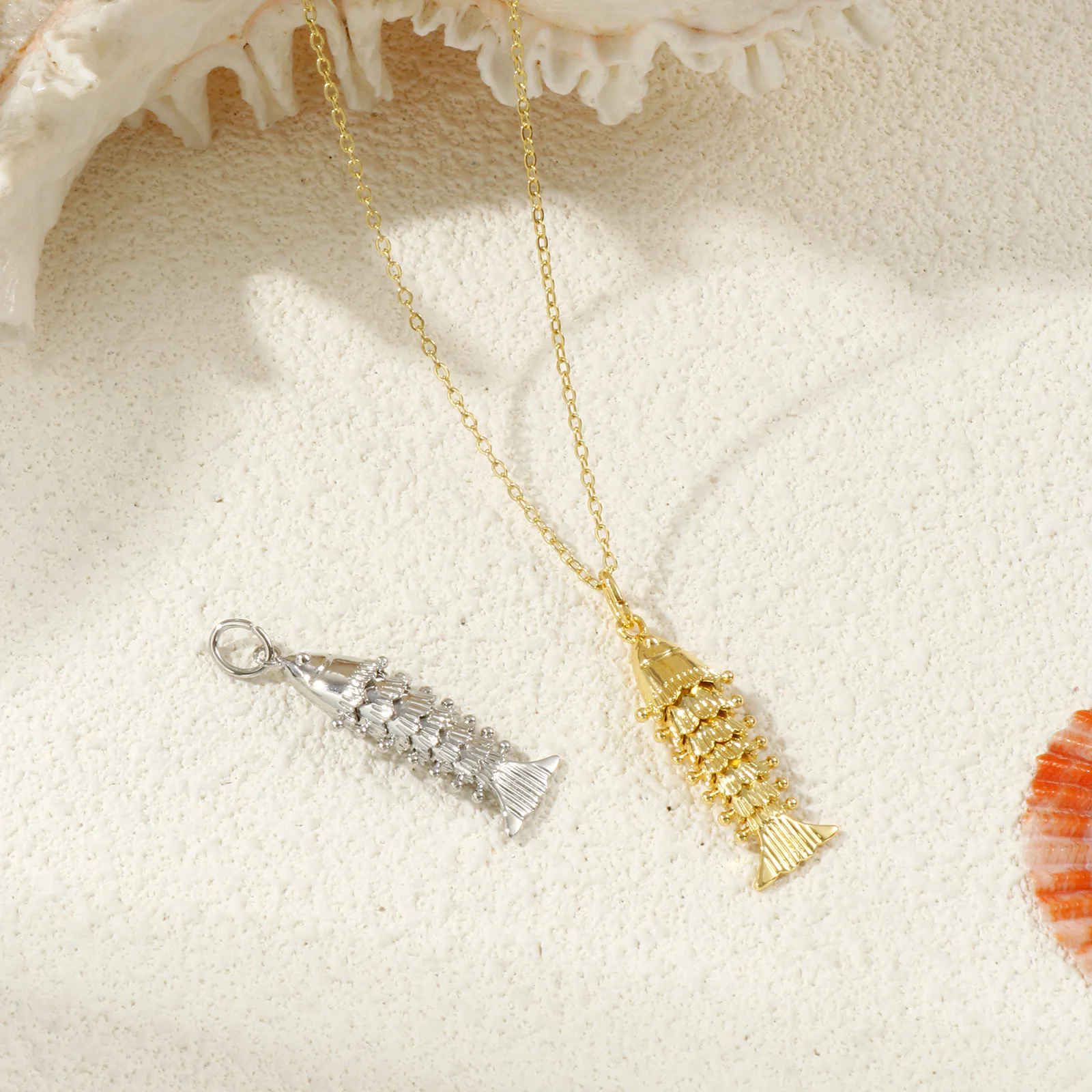 1 PC Neue 3D Bewegliche Fisch Messing Ozean Schmuck Anhänger Mehrfarbige Fisch Tier Charms Mit Kleinem Zyklus Messing Anhänger 3,9 cm x 1,2 cm