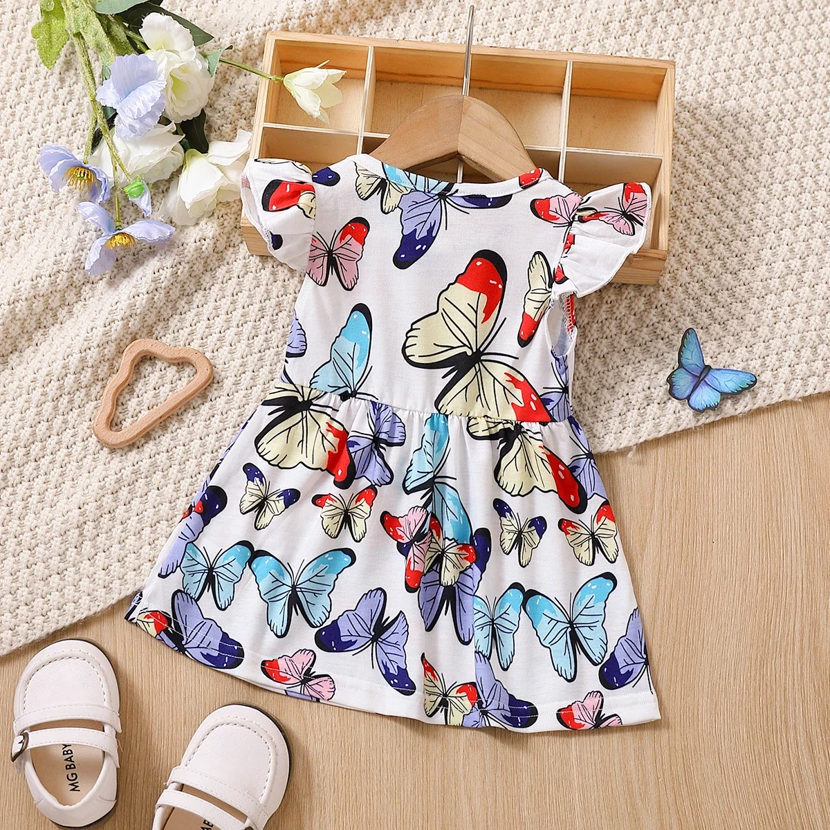 

PatPat Baby Girl Allover Colorful Butterfly Print Flutter-sleeve Dress