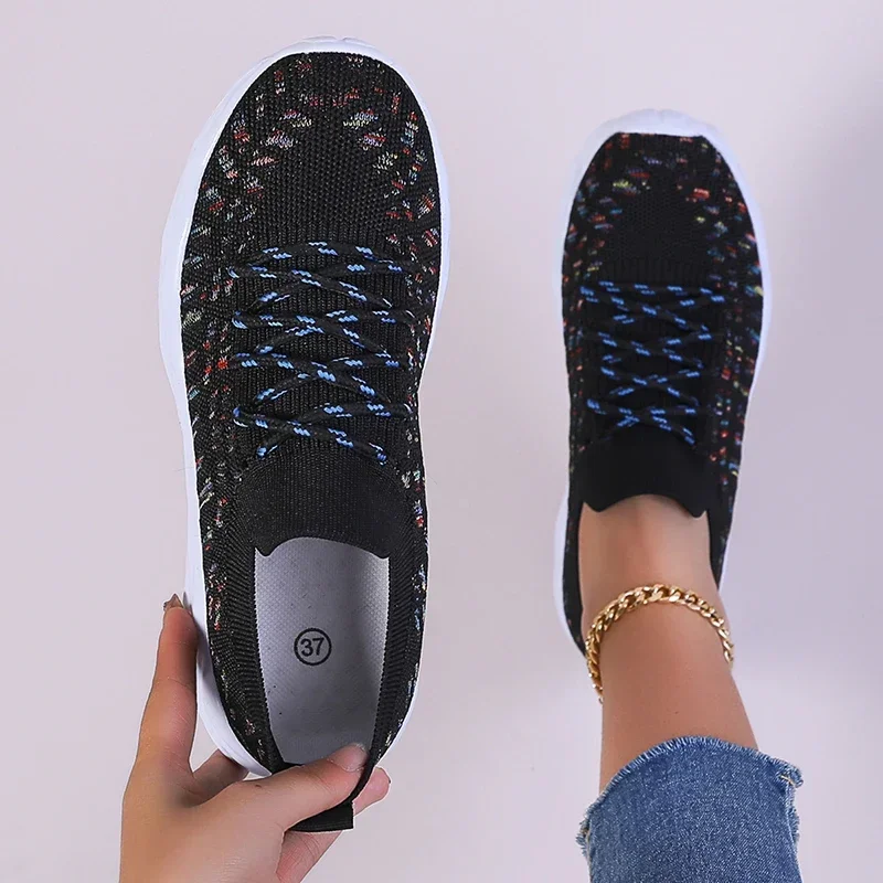 أحذية مشي مختلط اللون محبوك