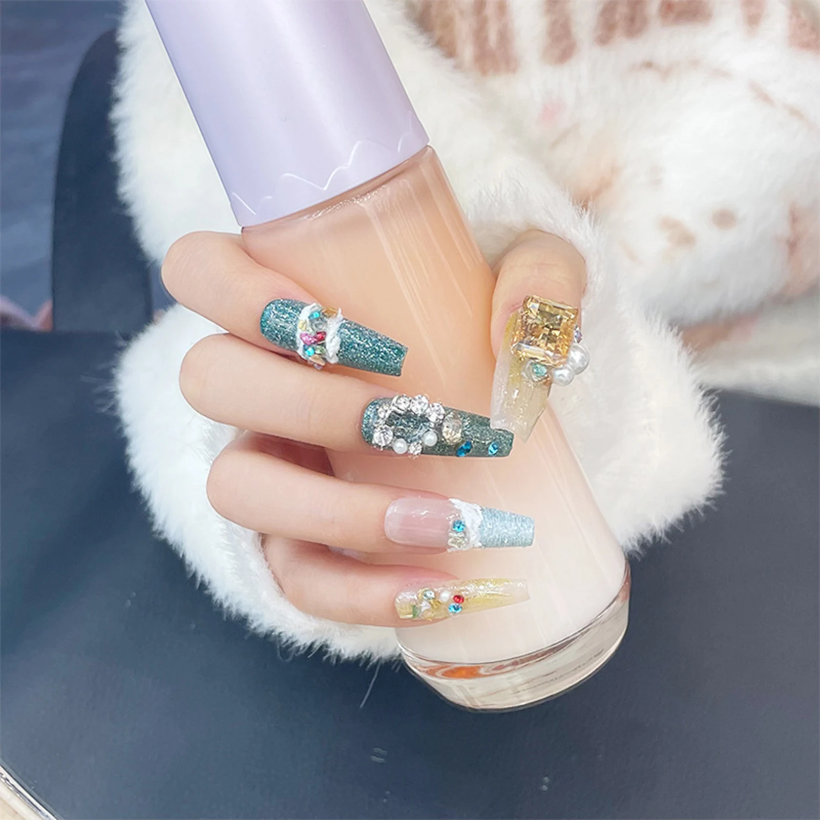 

Blue Gold Long Fake Nails with Glitter Charming Comfortable to Wear Manicure Nails for Shopping Traveling Dating