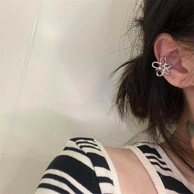 Ear Clip Earrings Punk Fairy Clip Earrings For Women Goth Irregular Flower Metal Ear Cuffs Unusual Design No Piercing Earrings Korean Fashion