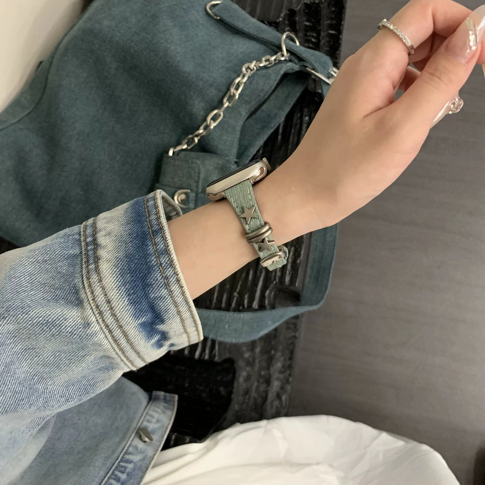 حلقة جلدية رفيعة من قماش الدنيم لساعة أبل كوريا لل...