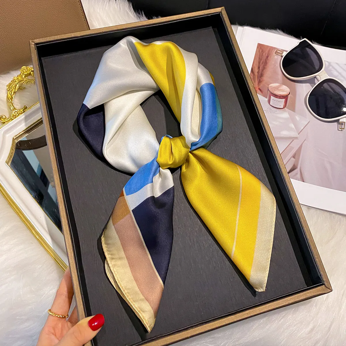 2025 New Fashion 70X70cm Women's Scarf Silk Leopard Print Scarf Square Shawl Decorative Headband Neck Luxury Design Bandana