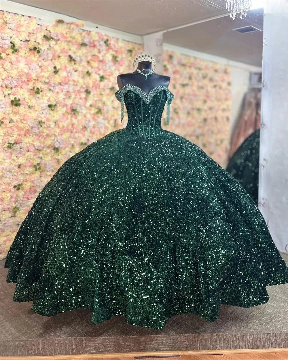 

Ashely Alsa Real Photos Dark Green Sequin Quinceanera Dresses Ball Gown Beaded Tassels Off Shoulder Sweet Sixteen Dress Vestidos