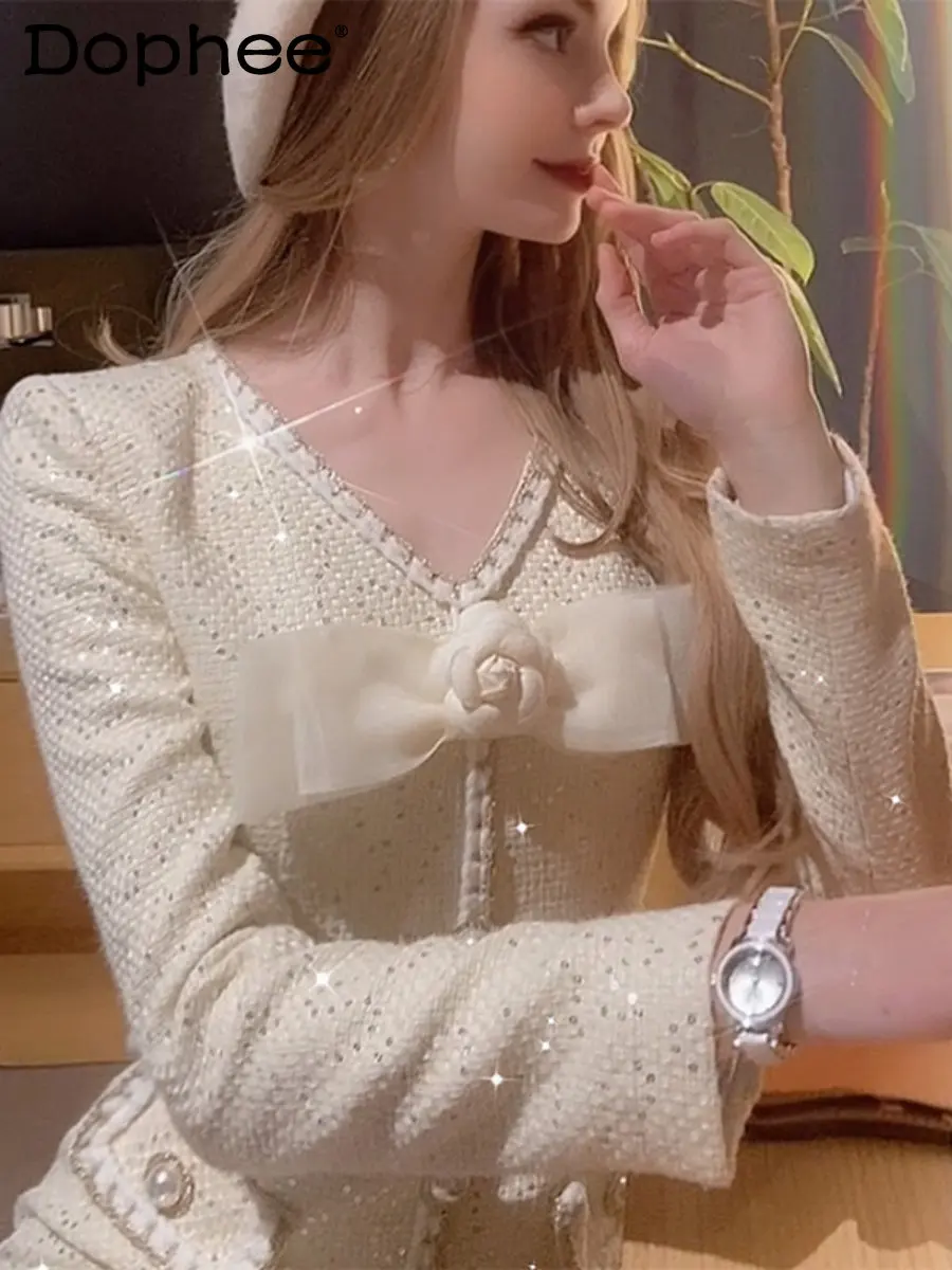 

2023 Spring New Heavy Work Sequined Tweed Dress Women's Elegant V-neck Bow Slim Fit A-line Pearl Buckle White Bodycon Mini Dress