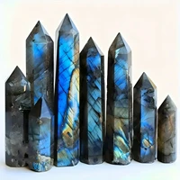Point de labradorite naturel, un cadeau en cristal parfait, une pierre d'encens, le point central d'un cercle magique 1