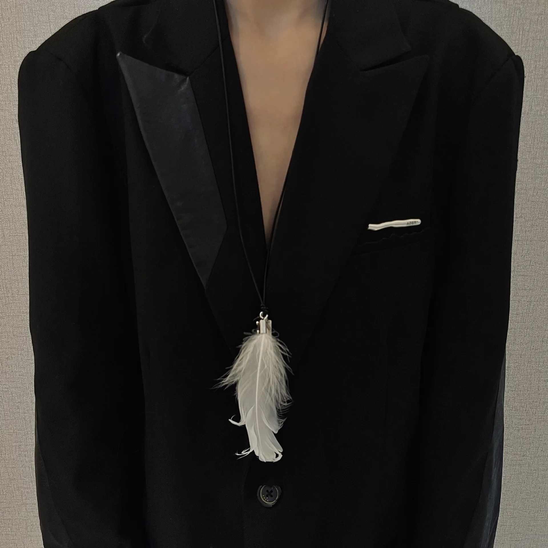 Handmade feather design retro necklace