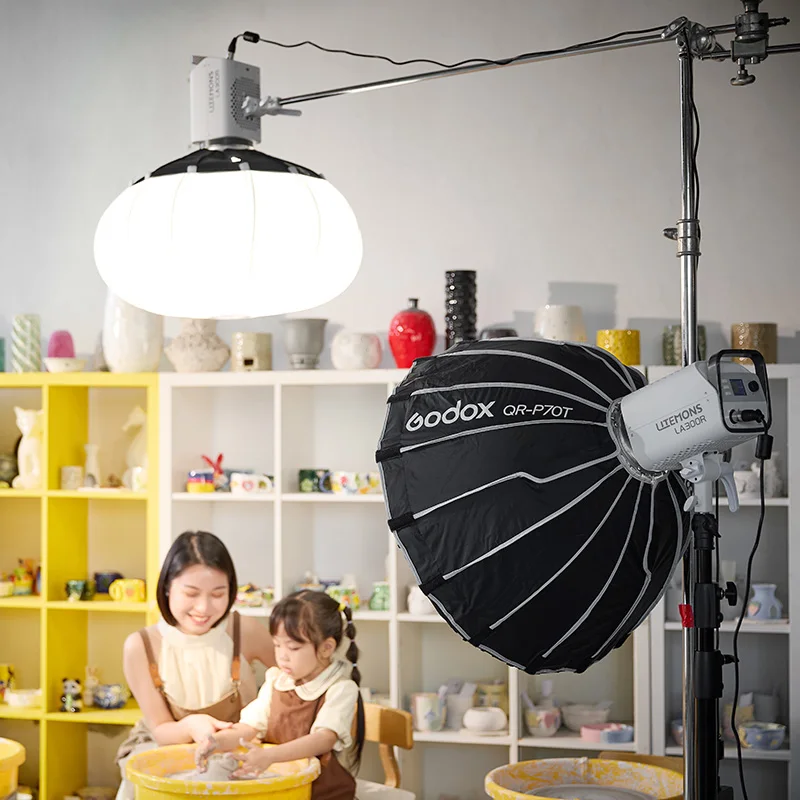 Godox LA150R LA200R LA300R RGB Full Color COB Photography Fill Light Bowens Mount 1800K-10000K LED Video Light with NFC 3