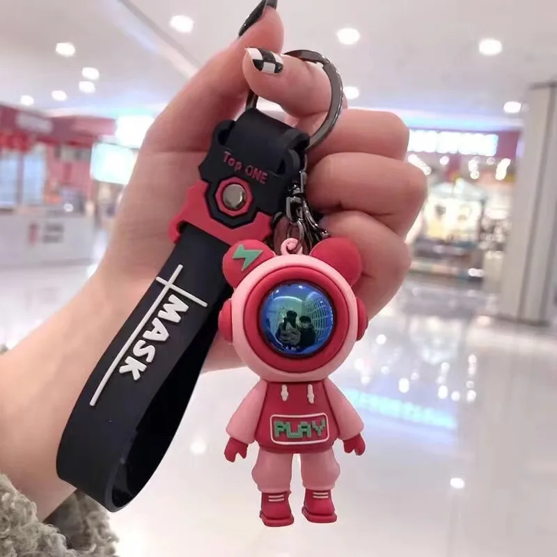 宇宙デザイン クマ型キーホルダー 宇宙飛行士キーホルダー 熊 宇宙服 キーリング バックチャーム